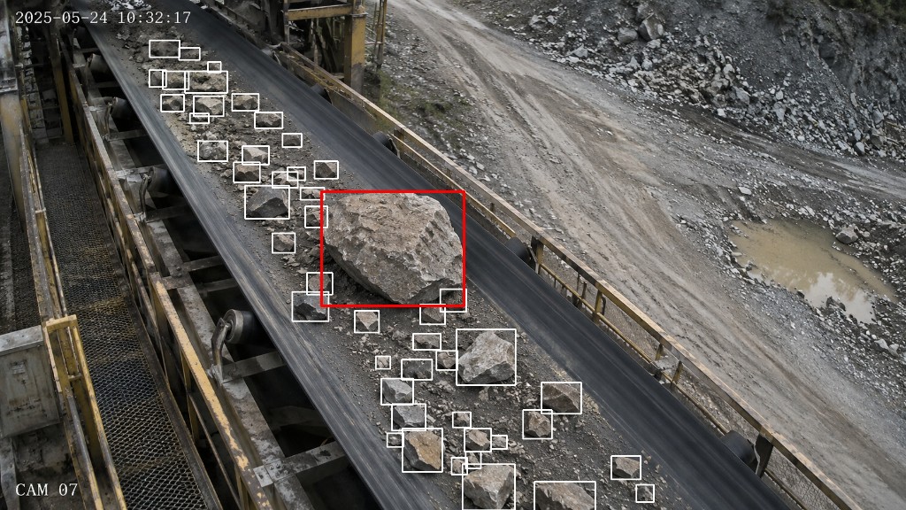 Conveyor view highlighting belt alignment and mistracking bounding boxes
